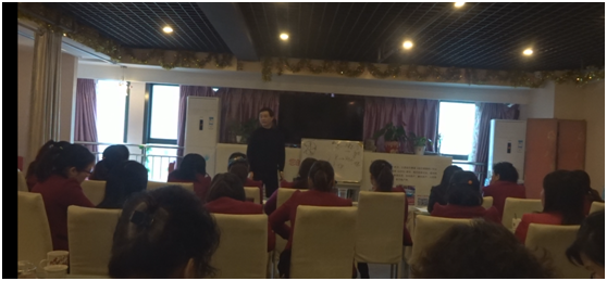 2015年12月2日灵雨老师应邀在河西东方红娘，讲授――易经与人生、家庭